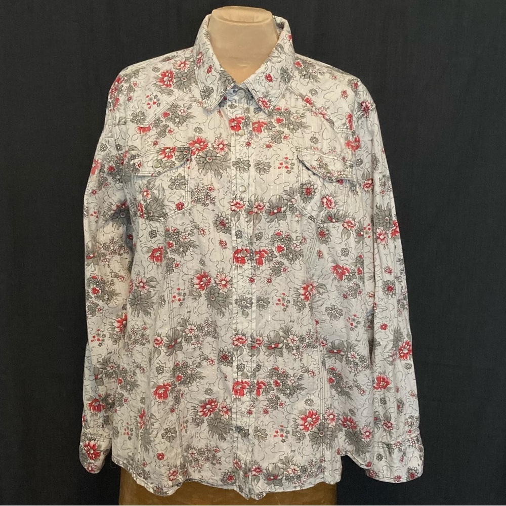 Back in the Saddle Western Pearl Snap Shirt in Red & Grey Floral & Silver Thread - Picture 1 of 12